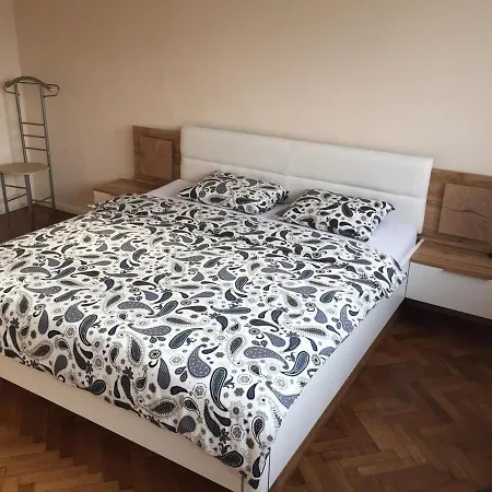 1-bedroom Floor In Heart Of Old Town Apartmán *