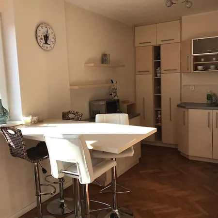 Apartmán 1-bedroom Floor In Heart Of Old Town *