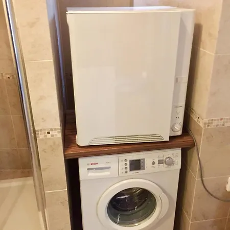 1-bedroom Floor In Heart Of Old Town