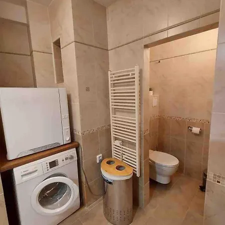 1-bedroom Floor In Heart Of Old Town Apartamento